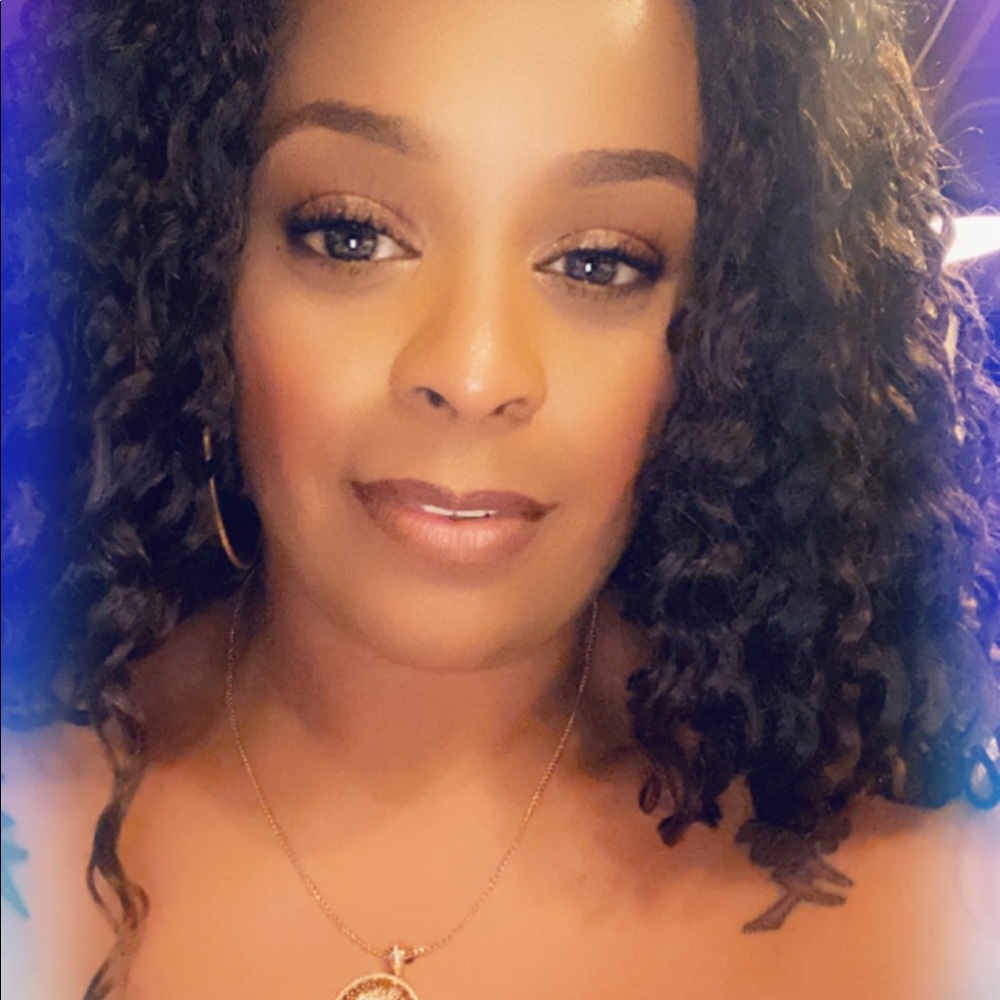 Meet your Posher, Ebonyann